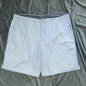 IZOD saltwater size 40 shorts